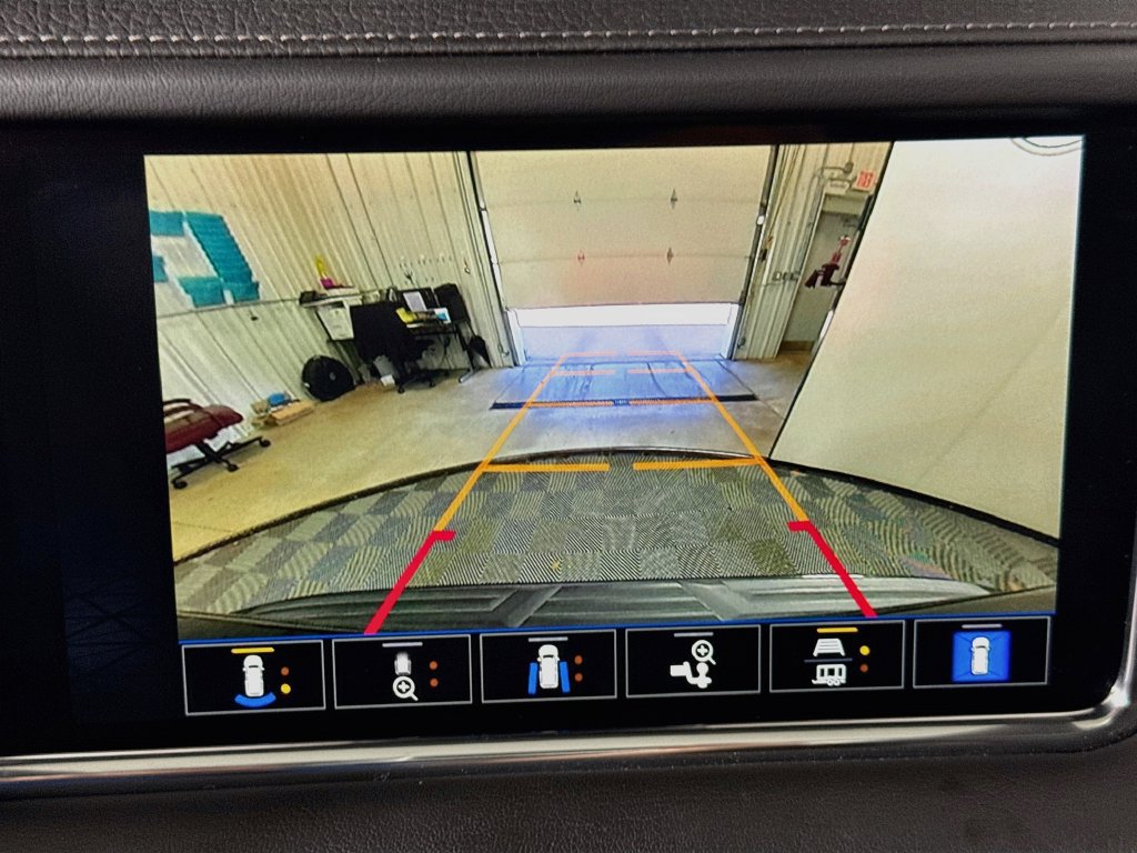 Used 2023 GMC Yukon Denali AWD/4WD image 14