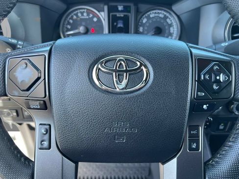 Certified 2022 Toyota Tacoma TRD Off-Road w/ Technology Package AWD/4WD image 18