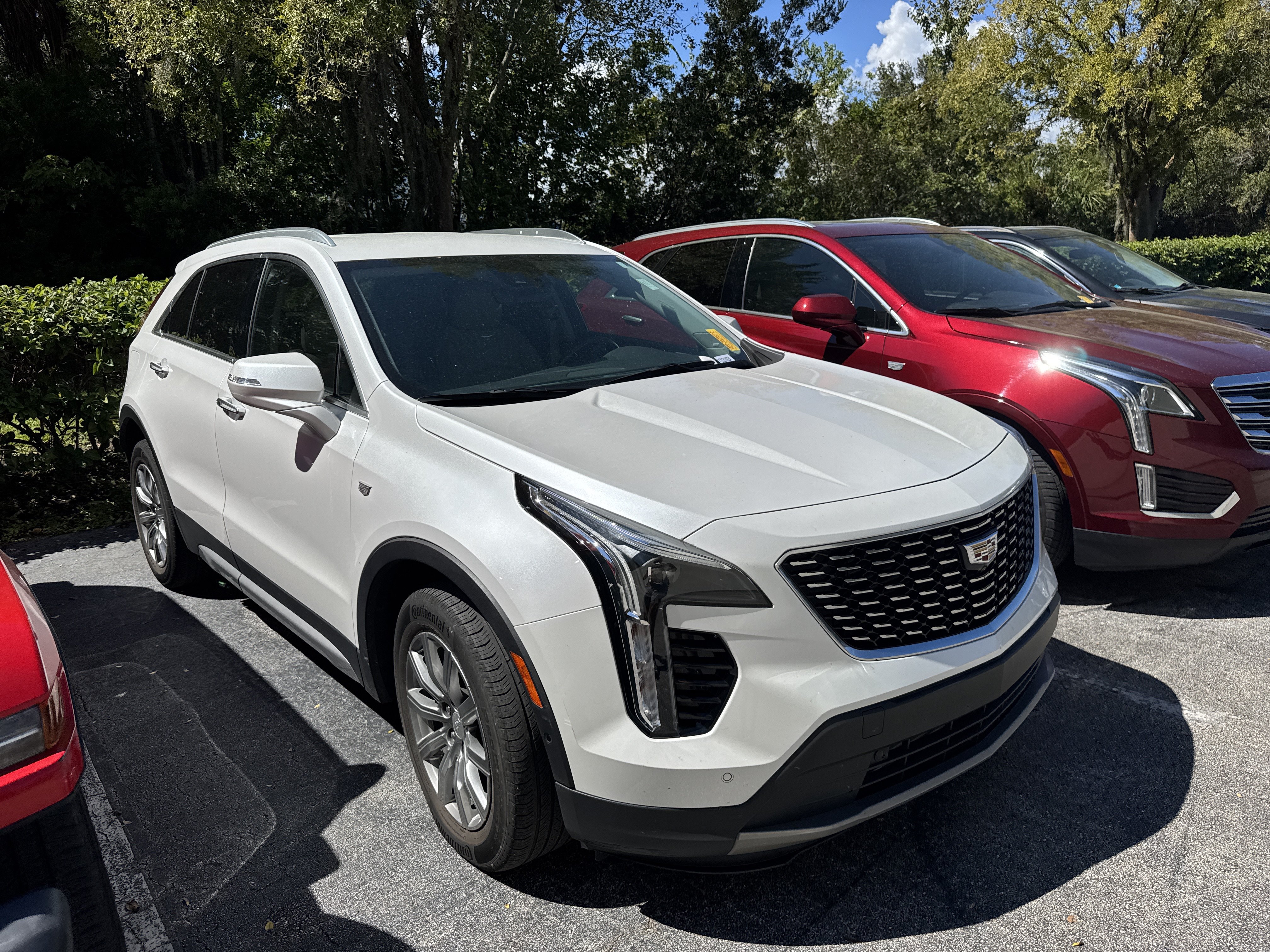 Used 2020 Cadillac XT4 Premium Luxury w/ Enhanced Visibility Package FWD image 4