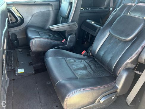 Used 2019 Dodge Grand Caravan GT image 23