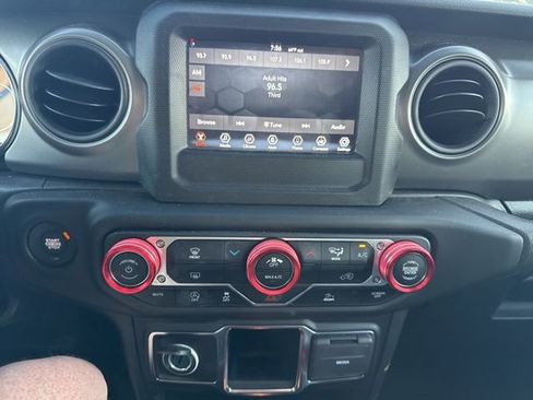 Used 2023 Jeep Gladiator Sport w/ Trailer Tow Package AWD/4WD image 17