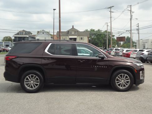 Used 2023 Chevrolet Traverse LT AWD/4WD image 2