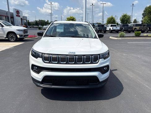 Used 2022 Jeep Compass Latitude FWD image 8