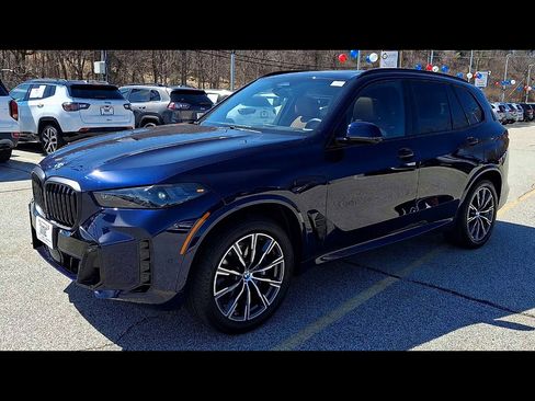 Used 2024 BMW X5 xDrive40i w/ M Sport Package image 33