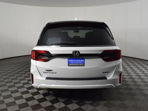 New 2026 Honda Odyssey Touring image 7