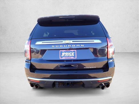 Used 2023 Chevrolet Suburban Premier image 3