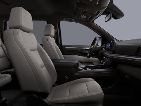 New 2026 Chevrolet Suburban LT image 7