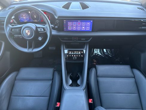 Certified 2025 Porsche Macan 4 Electric AWD/4WD image 7