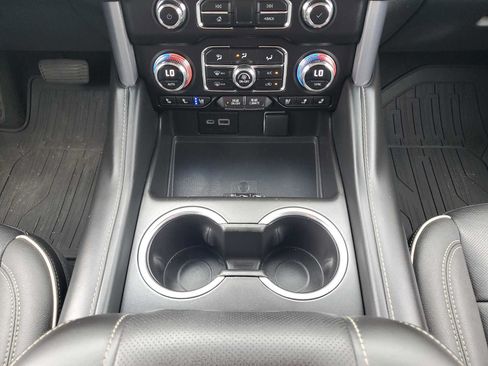 Used 2023 GMC Yukon XL SLT AWD/4WD image 20