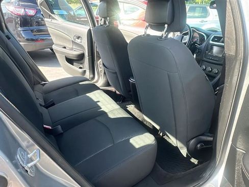 Used 2013 Dodge Avenger SXT FWD image 32
