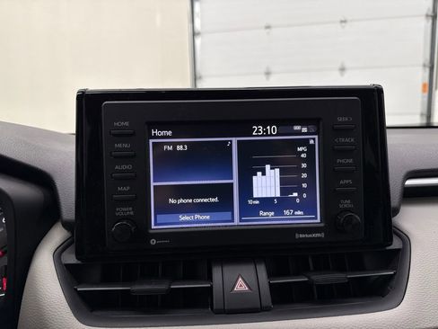 Used 2020 Toyota RAV4 XLE image 18