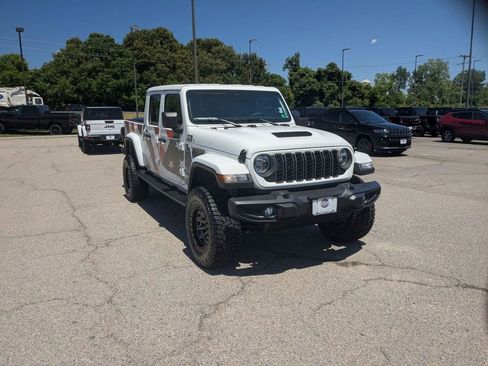 Used 2026 Jeep Gladiator Sport AWD/4WD image 7