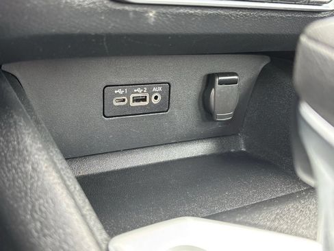 Used 2025 Nissan Altima 2.5 SV FWD image 22