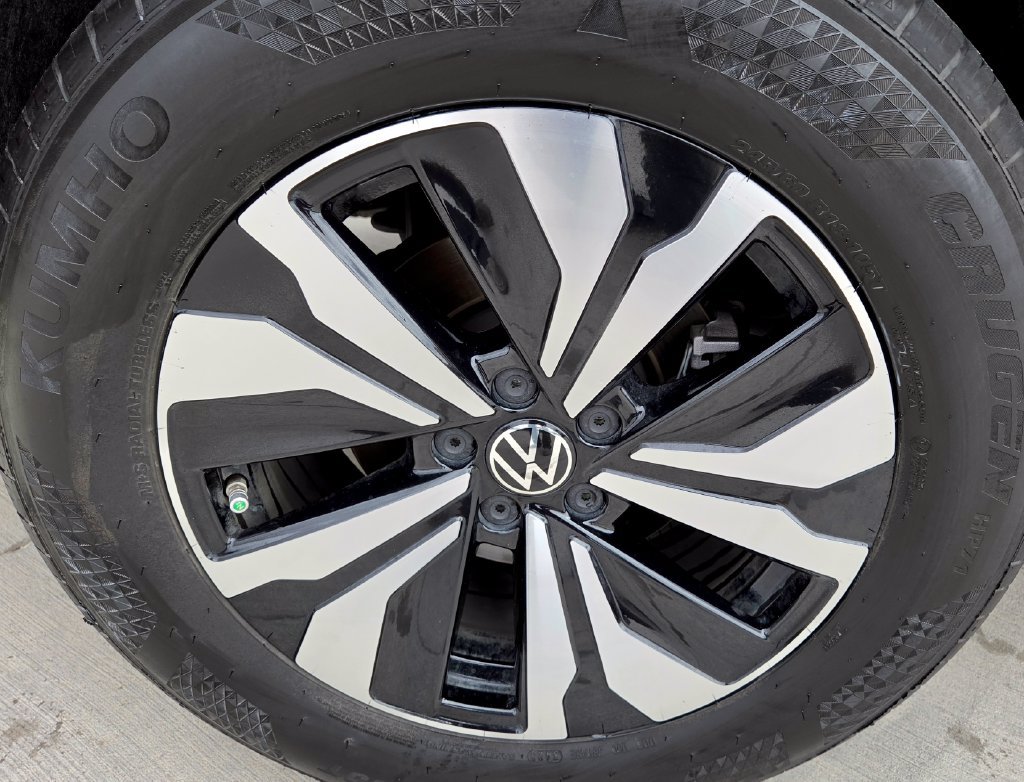 Certified 2026 Volkswagen Atlas SE FWD image 10
