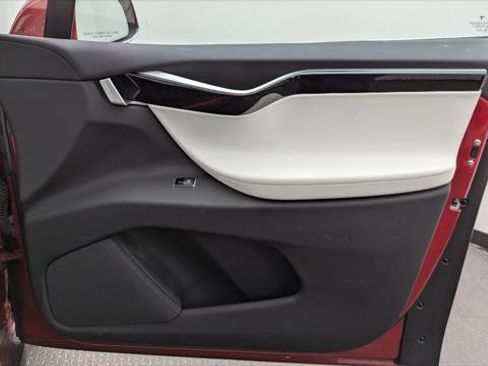 Used 2016 Tesla Model X 90D image 22