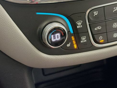 Used 2023 Chevrolet Equinox LT AWD/4WD image 21