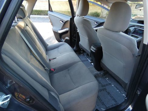 Used 2015 Toyota Prius Two image 32