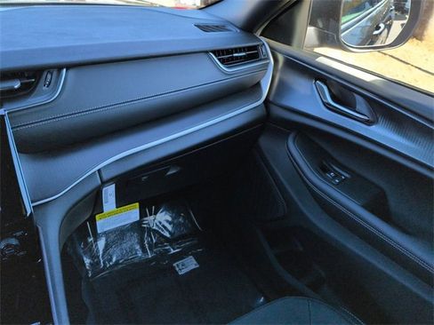 New 2025 Jeep Grand Cherokee Laredo X image 16