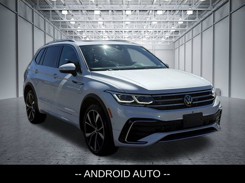 Used 2022 Volkswagen Tiguan SEL R-Line AWD/4WD image 3