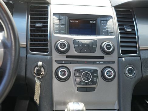 Used 2015 Ford Taurus SEL FWD image 21