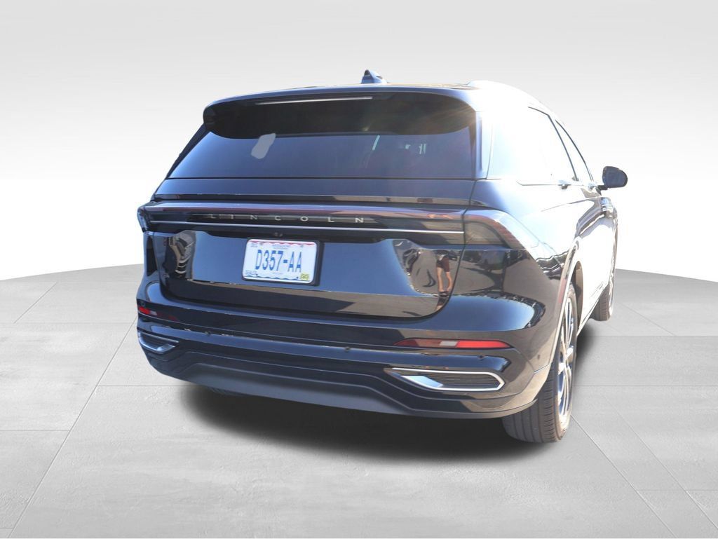 Used 2024 Lincoln Nautilus Reserve w/ Equipment Group 202A AWD/4WD image 16