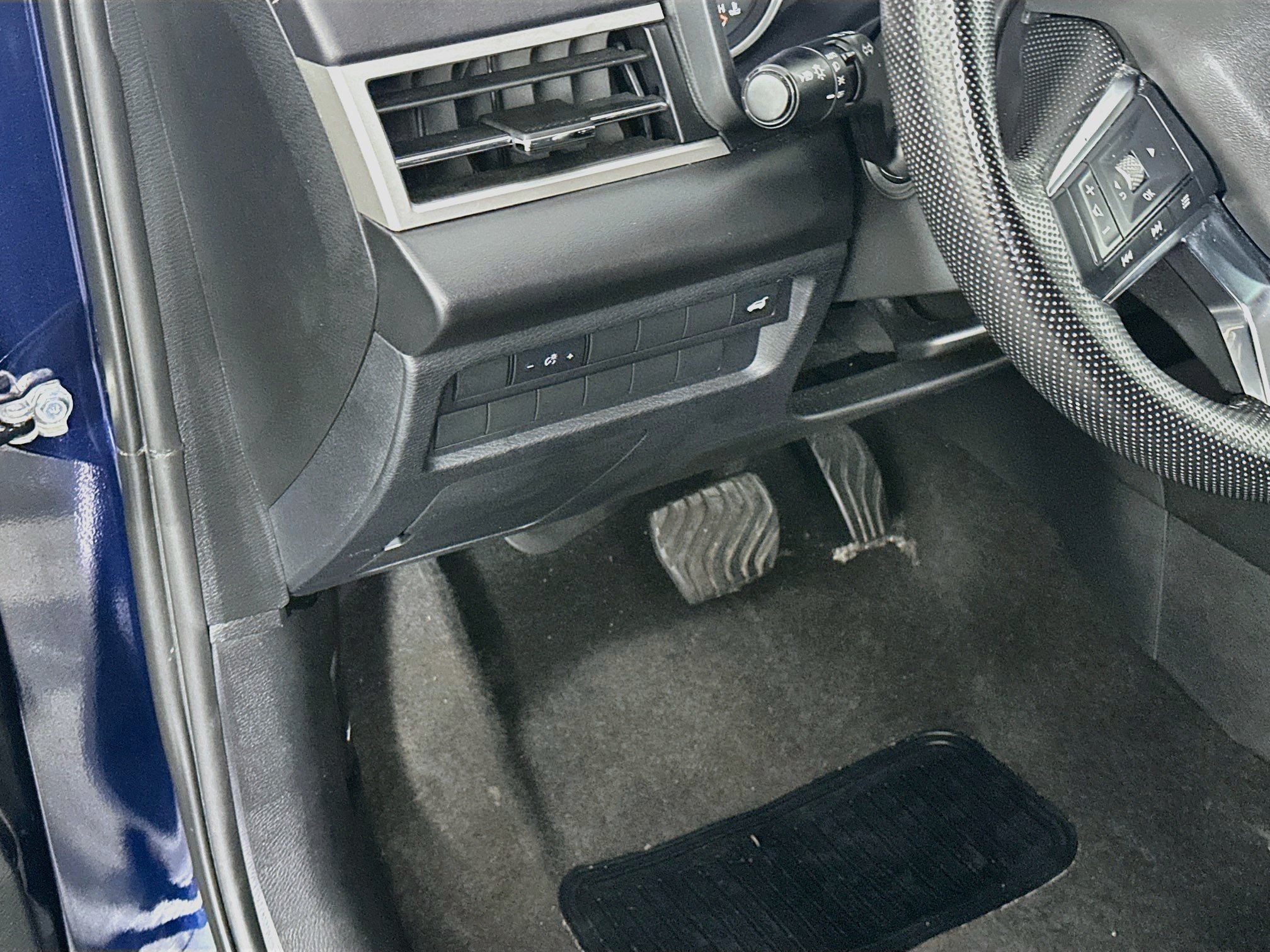 Used 2024 Mitsubishi Outlander SE AWD/4WD image 17