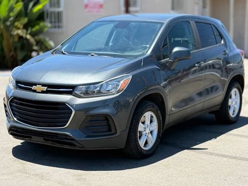 Used 2019 Chevrolet Trax LS w/ Tint and Cruise Package AWD/4WD image 4