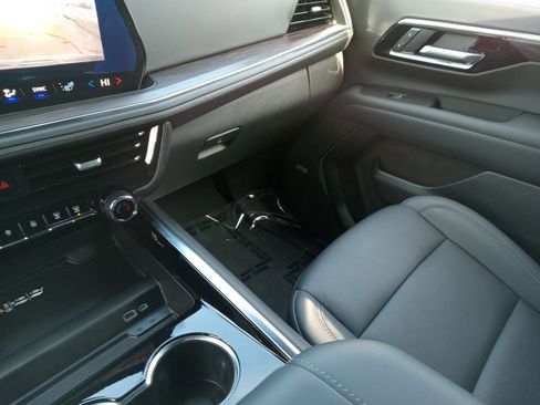 Used 2025 Chevrolet Tahoe Z71 w/ Z71 Off-Road Package image 21