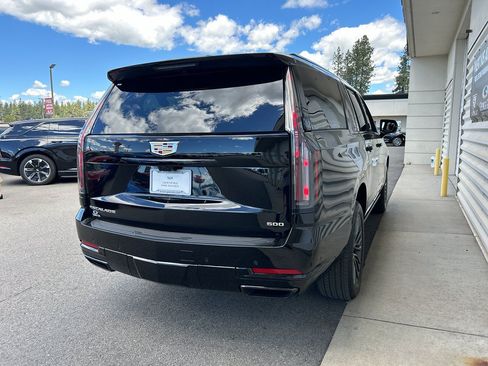 Certified 2026 Cadillac Escalade ESV Platinum Sport w/ LPO, Floor Liner Package AWD/4WD image 4