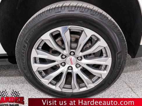 Used 2023 GMC Yukon XL Denali image 10