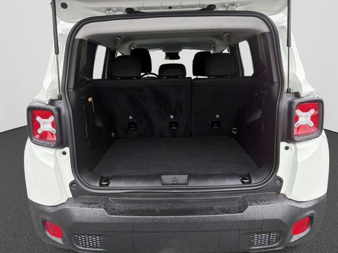 Used 2023 Jeep Renegade Latitude image 33