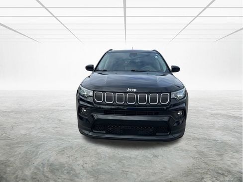 Certified 2022 Jeep Compass Latitude image 9