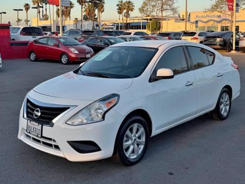 Used 2019 Nissan Versa SV image 2