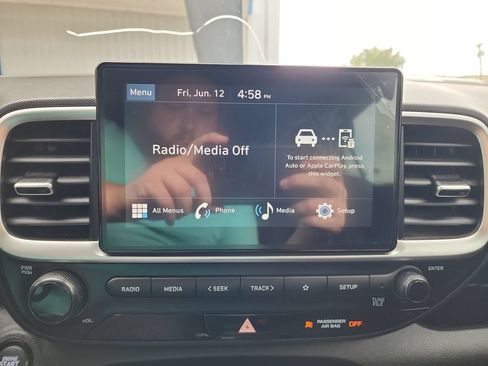 Used 2024 Hyundai Venue SEL FWD image 26