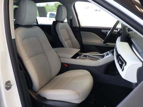 New 2025 Lincoln Aviator 2WD w/ Equipment Group 101A image 23