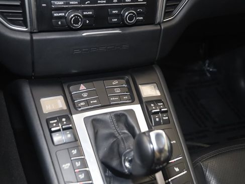 Used 2015 Porsche Macan S image 29