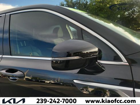 Certified 2023 Kia Sorento LX FWD image 8