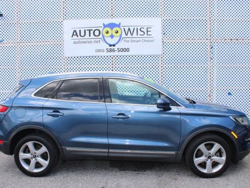 Used 2018 Lincoln MKC Premiere FWD image 2