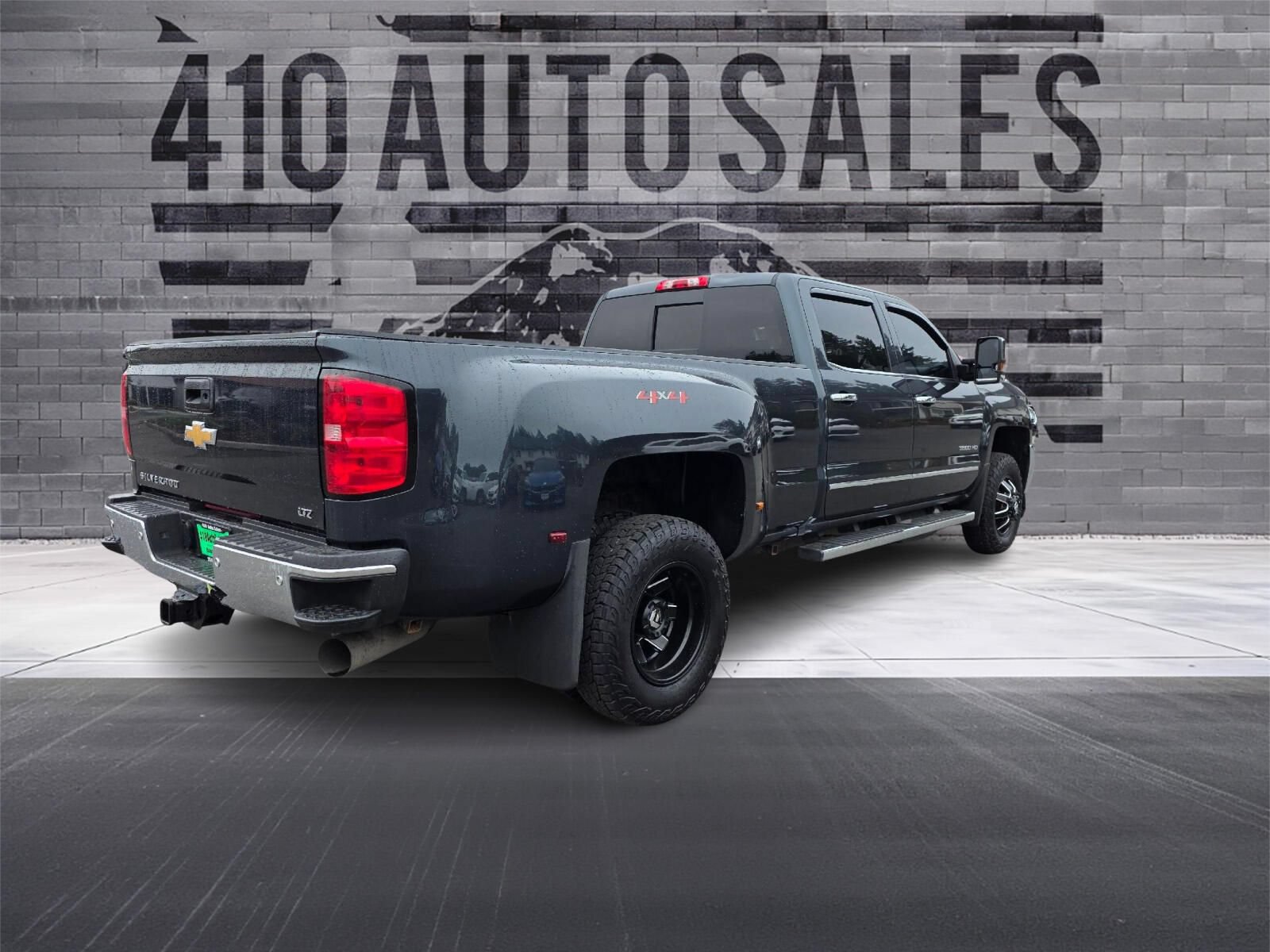 Used 2019 Chevrolet Silverado 3500 LTZ w/ Duramax Plus Package AWD/4WD image 3