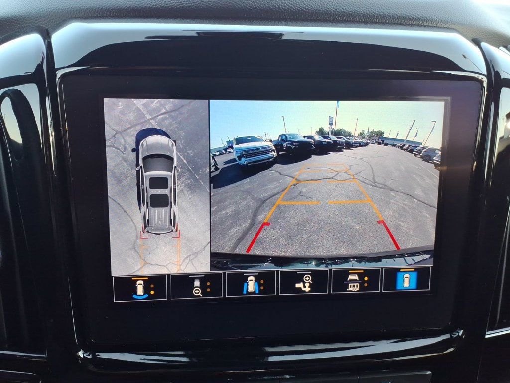 Used 2023 Chevrolet Traverse RS w/ LPO, Floor Liner Package AWD/4WD image 8