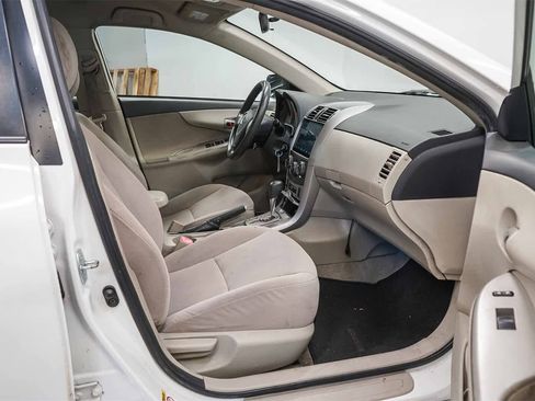 Used 2011 Toyota Corolla LE image 16