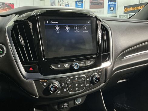 Used 2023 Chevrolet Traverse Premier AWD/4WD image 19