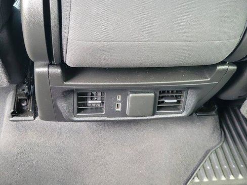 Used 2022 Chevrolet Silverado 1500 LT AWD/4WD image 16