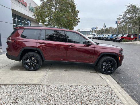 New 2025 Jeep Grand Cherokee L Laredo image 10