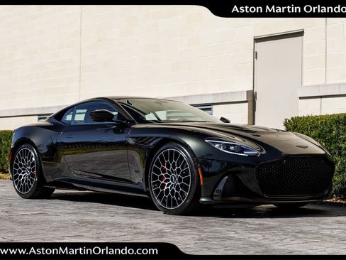 Used 2023 Aston Martin DBS Coupe image 19