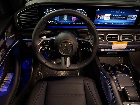 New 2026 Mercedes-Benz GLS 580 4MATIC image 13