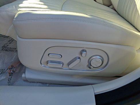 Certified 2026 Genesis G90 3.5T AWD/4WD image 16