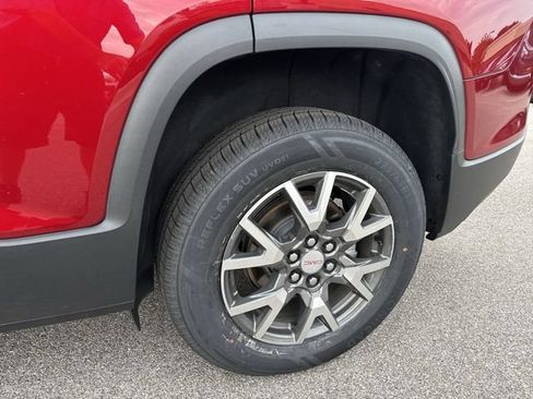 Used 2023 GMC Acadia SLE w/ Driver Convenience Package FWD image 8