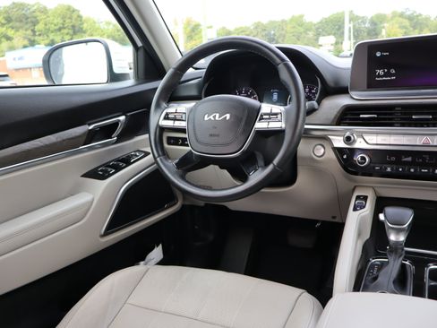 Used 2022 Kia Telluride EX w/ EX Premium Package AWD/4WD image 12