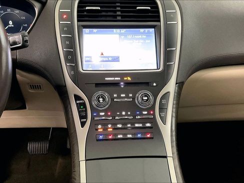 Used 2020 Lincoln Nautilus Reserve image 15